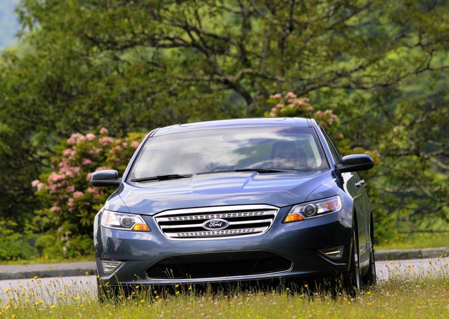  Ford Taurus SHO 2010 года  (фото 126 из 248)